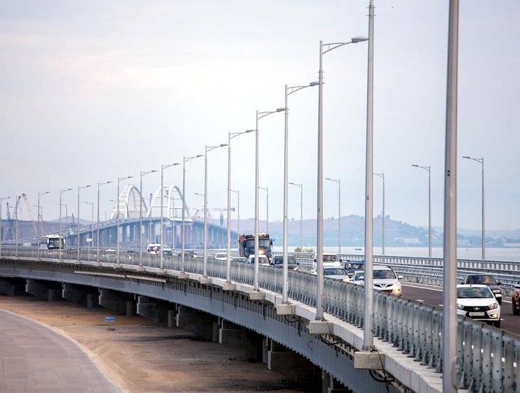 Движение по Крымскому мосту в 2018 году