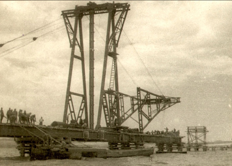 Строительство моста с Кубани в Крым во время войны