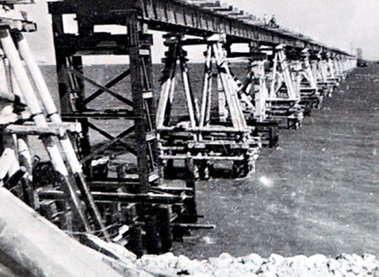 Мост из Керчи до Кубани в 44 году 20 века